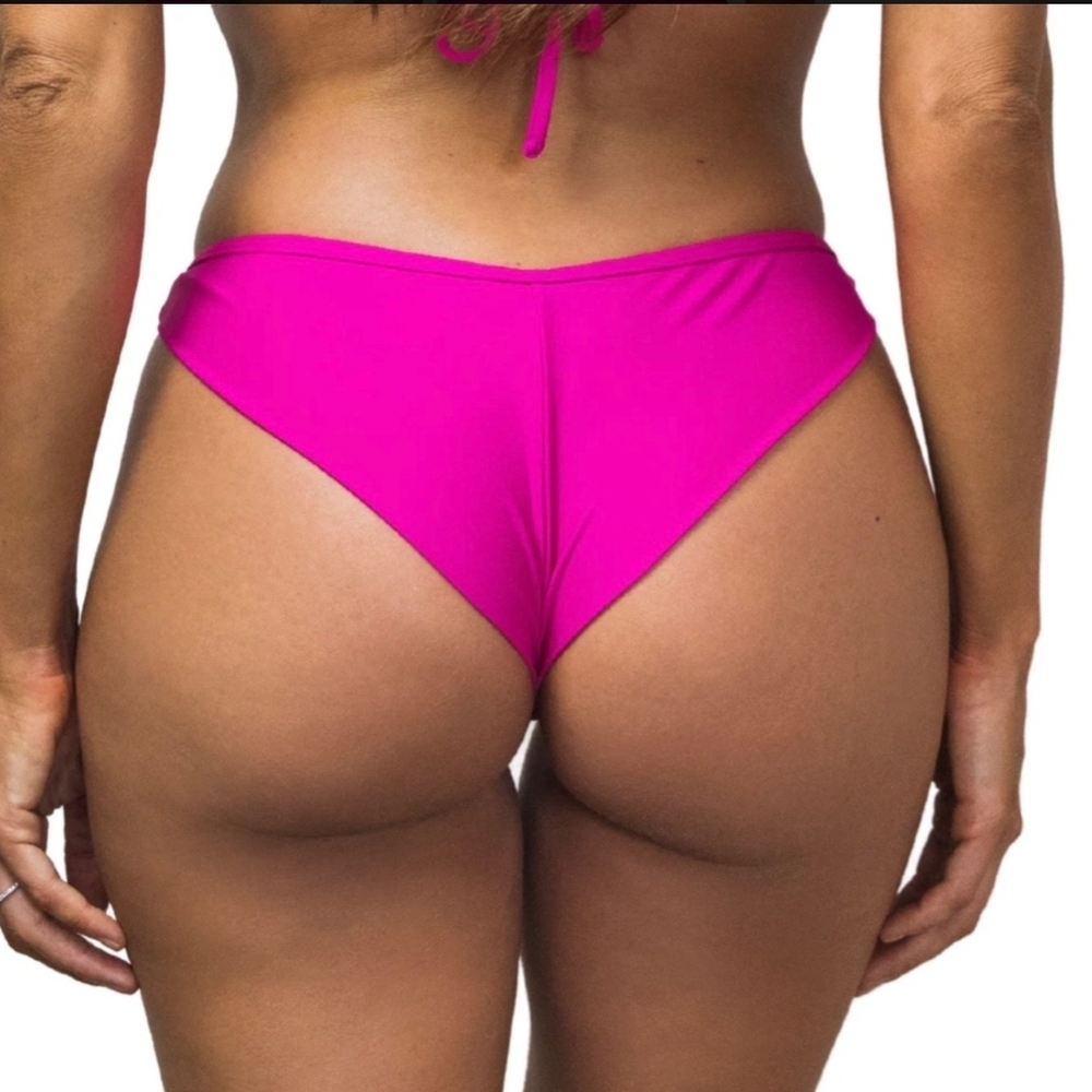 Chic Hot Pink Bikini Set - Picture 3 of 6